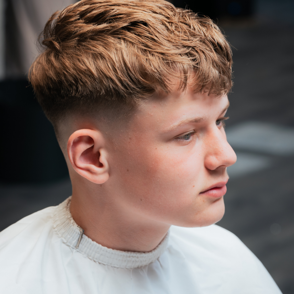 Skin fade med teksturert topp
